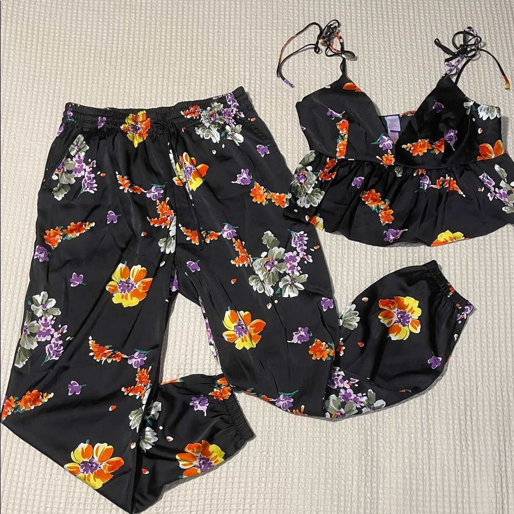 Savage Fenty Floral Black Two-Piece Set PJ set Sz. M